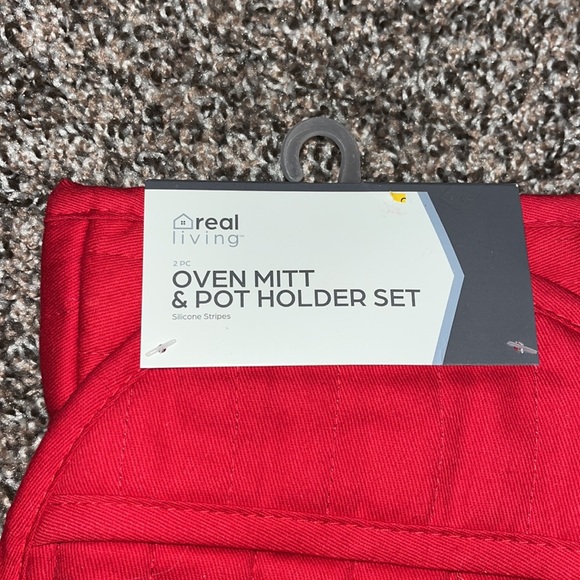 Oven Mit & Dish Towel Bundle - Picture 3 of 9